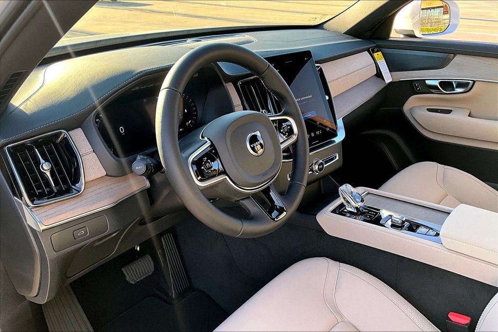 2026 Volvo XC90 B6 Plus 7-Seater