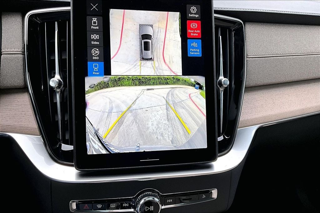 2026 Volvo XC90 B6 Plus 7-Seater