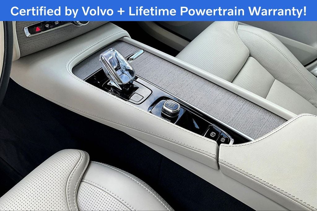 2025 Volvo XC90 B6 Ultra