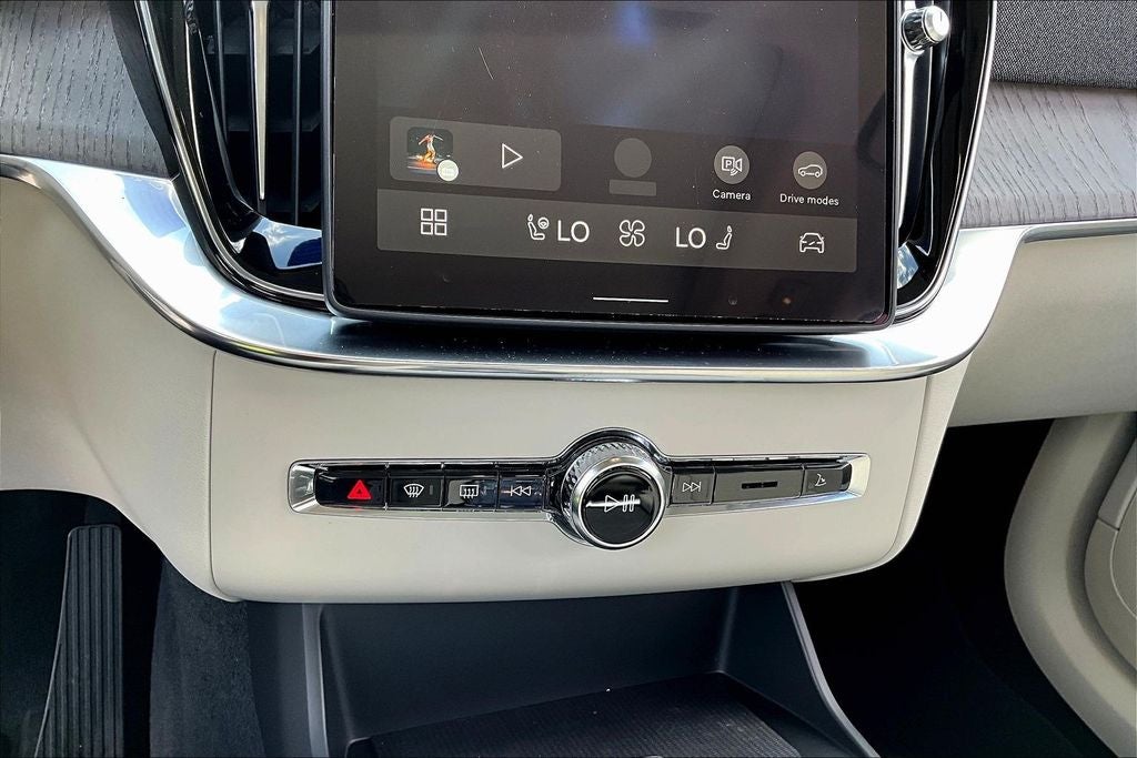 2026 Volvo XC90 B6 Ultra