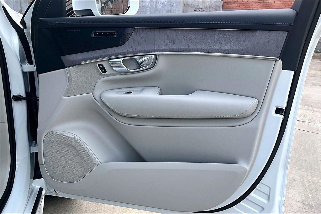 2026 Volvo XC90 B6 Ultra