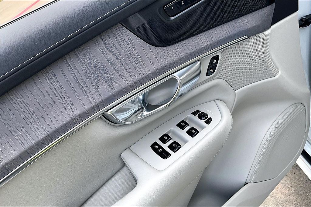 2026 Volvo XC90 B6 Ultra