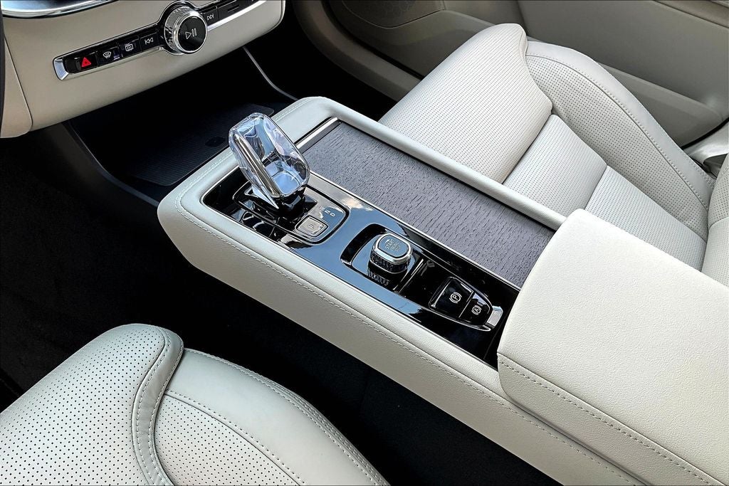 2026 Volvo XC90 B6 Ultra