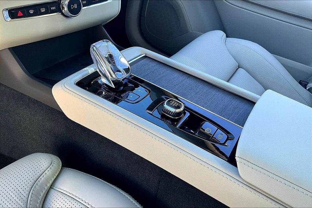 2026 Volvo XC90 B6 Ultra