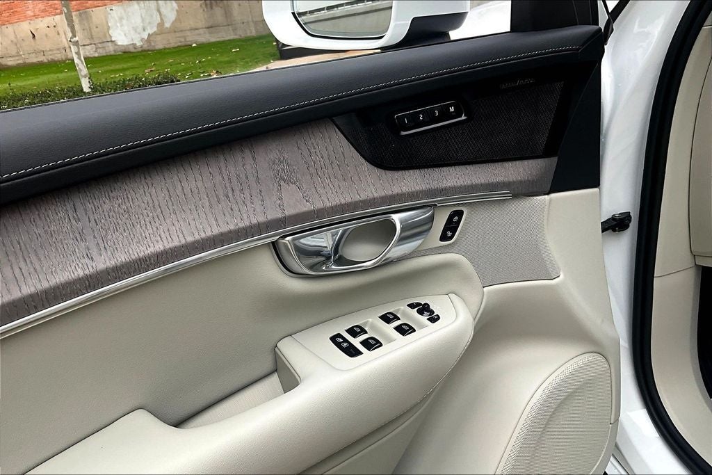 2026 Volvo XC90 B6 Ultra