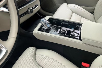 2026 Volvo XC90 B6 Ultra