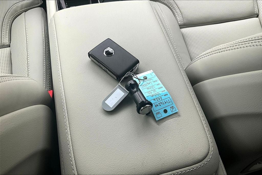 2026 Volvo XC90 B6 Ultra