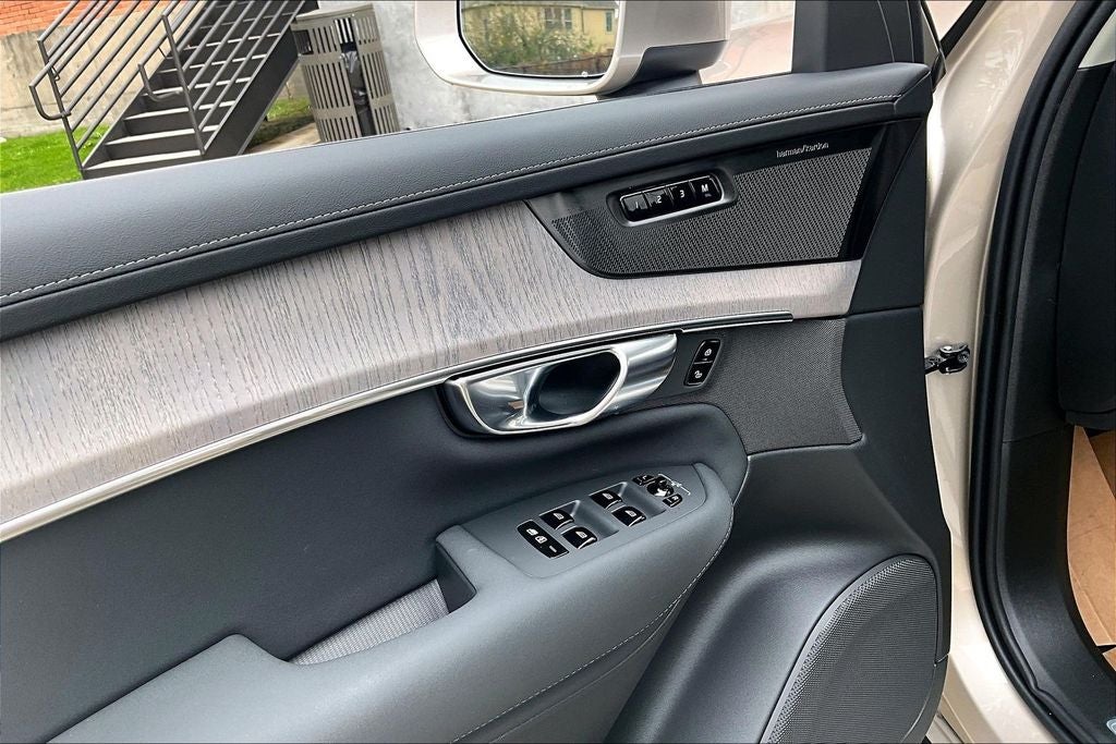 2026 Volvo XC90 B6 Ultra