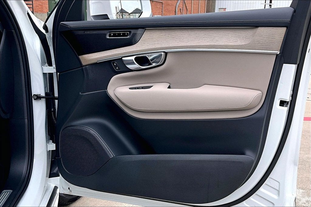 2027 Volvo XC90 B6 Ultra
