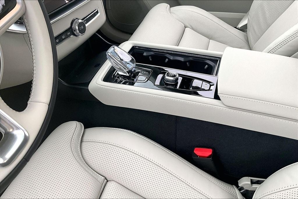 2026 Volvo XC90 B6 Ultra