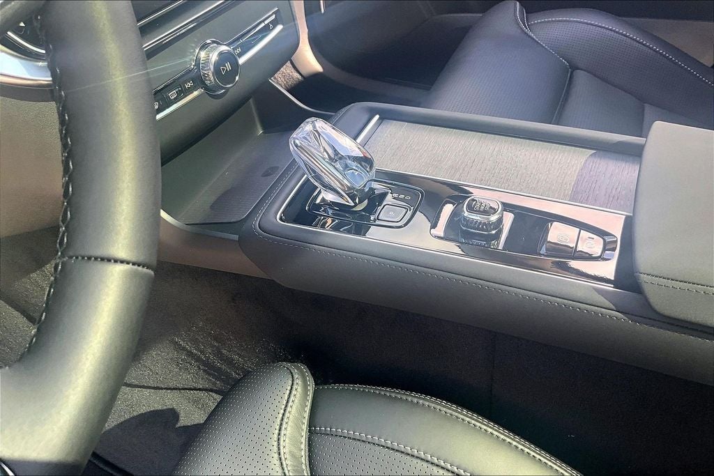 2027 Volvo XC90 B6 Ultra
