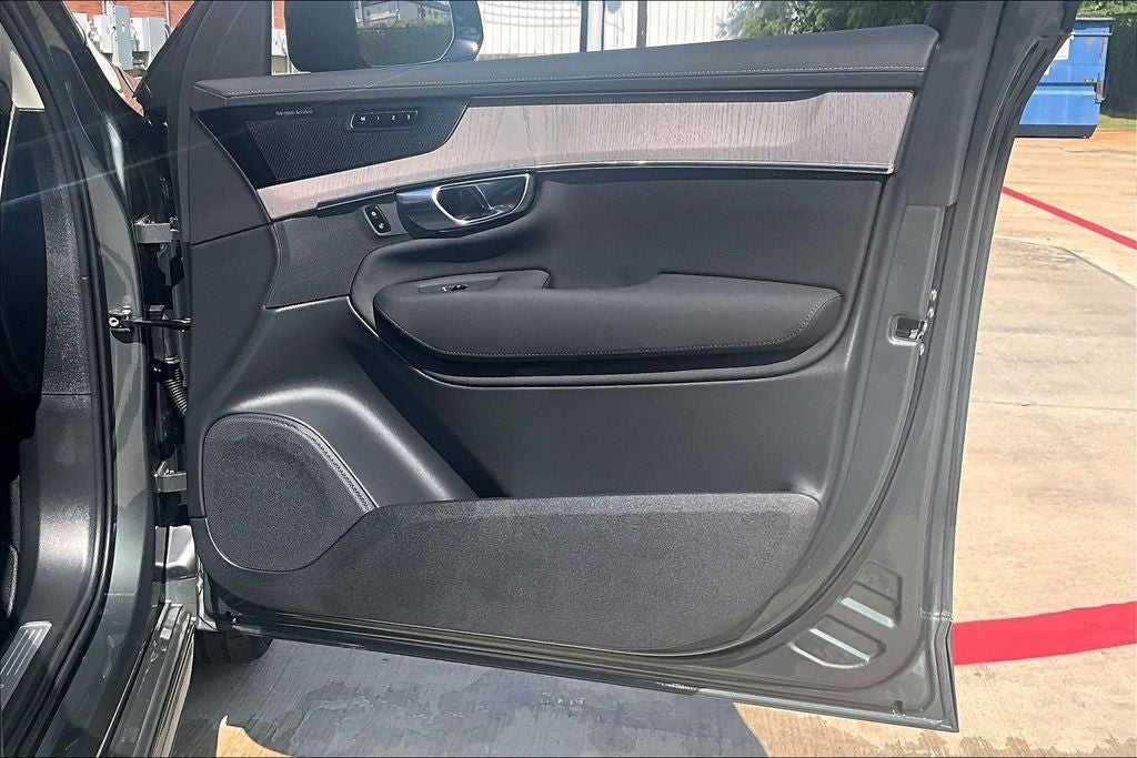 2027 Volvo XC90 B6 Ultra