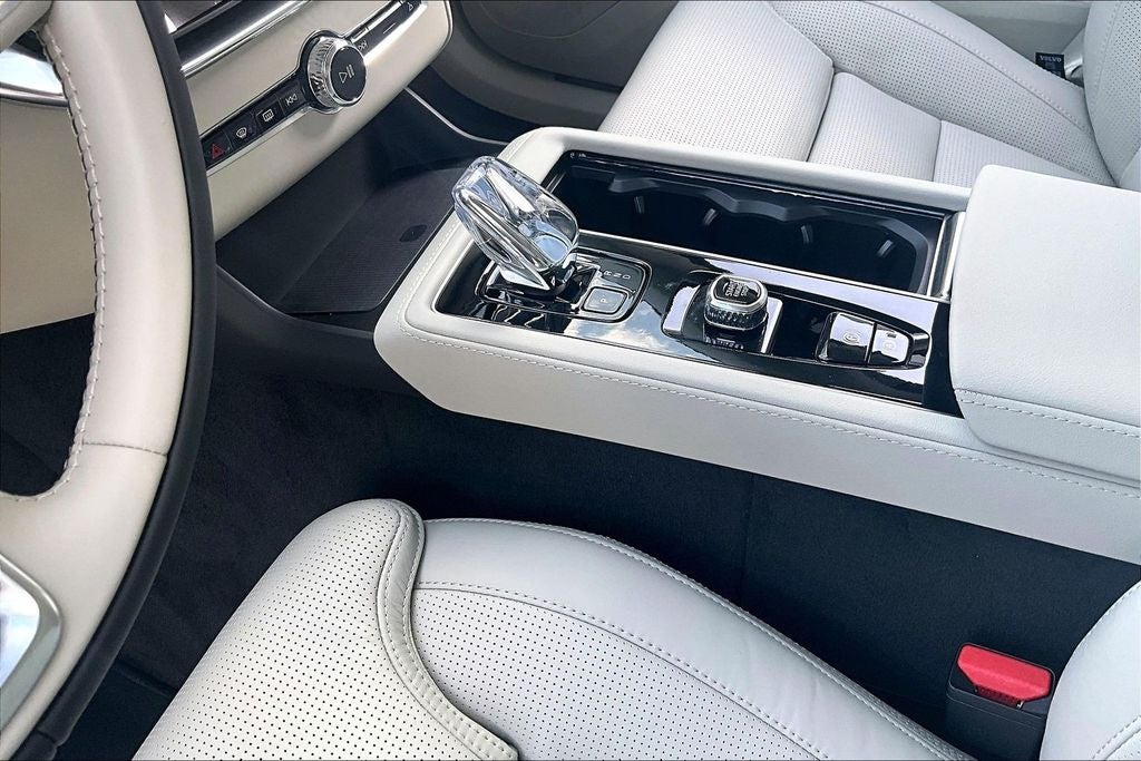 2026 Volvo XC90 B6 Ultra