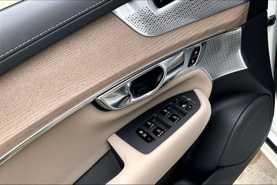 2026 Volvo XC90 B6 Ultra