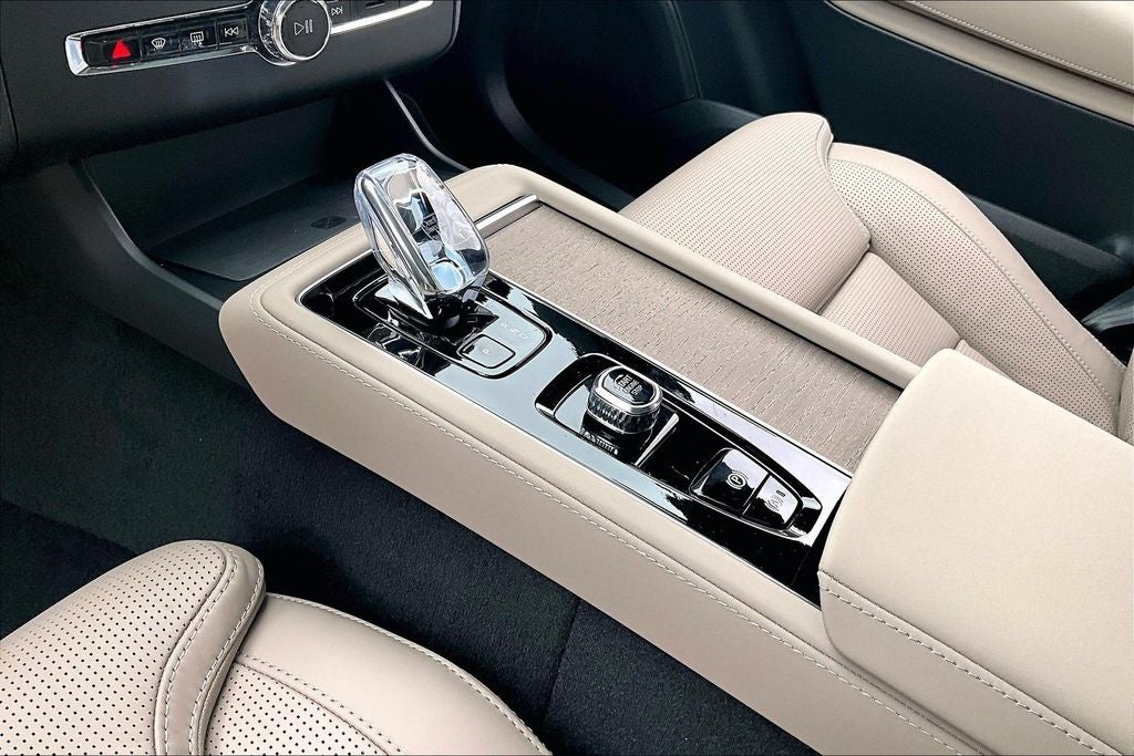 2026 Volvo XC90 B6 Ultra