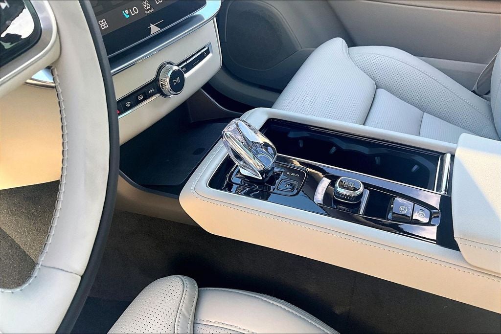 2027 Volvo XC90 B6 Ultra