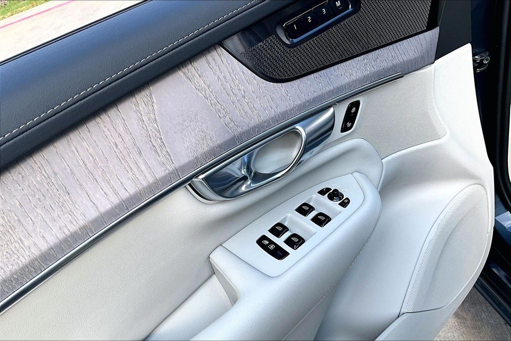 2026 Volvo XC90 B6 Ultra