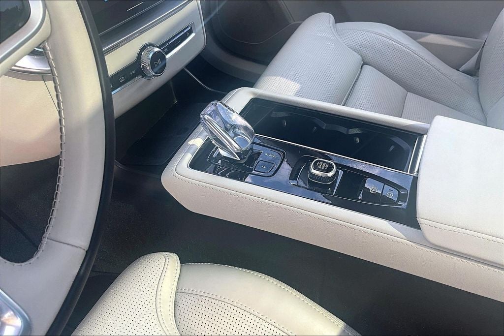 2026 Volvo XC90 B6 Ultra