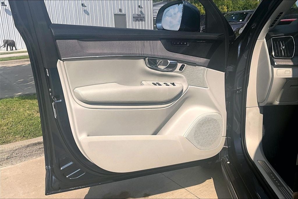 2026 Volvo XC90 B6 Ultra