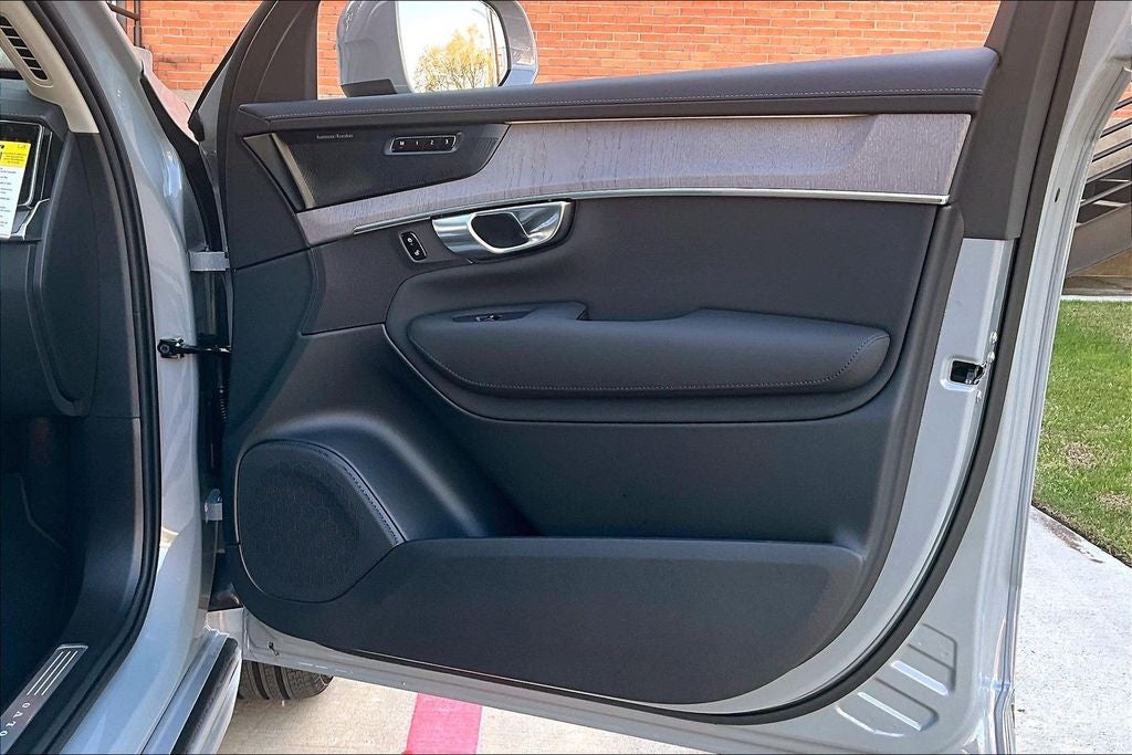 2026 Volvo XC90 B6 Ultra