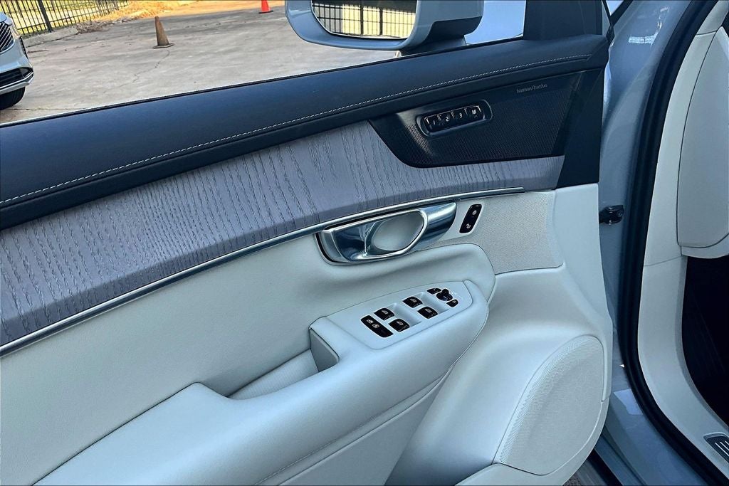 2026 Volvo XC90 B6 Ultra