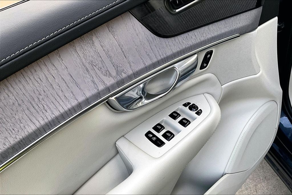 2026 Volvo XC90 B6 Ultra