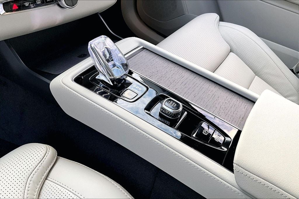 2026 Volvo XC90 B6 Ultra