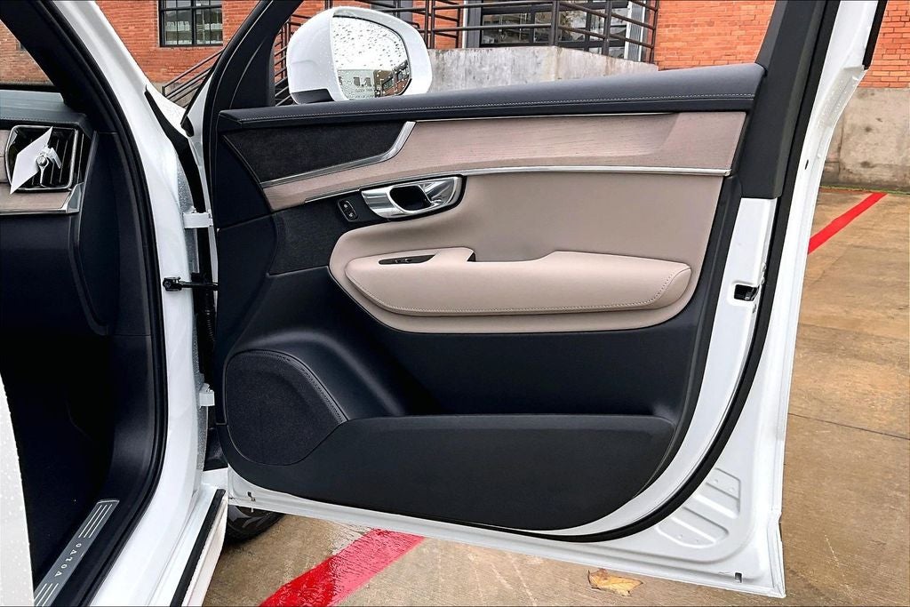 2026 Volvo XC90 B6 Core