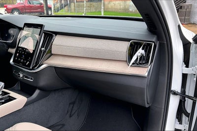 2026 Volvo XC90 B6 Core