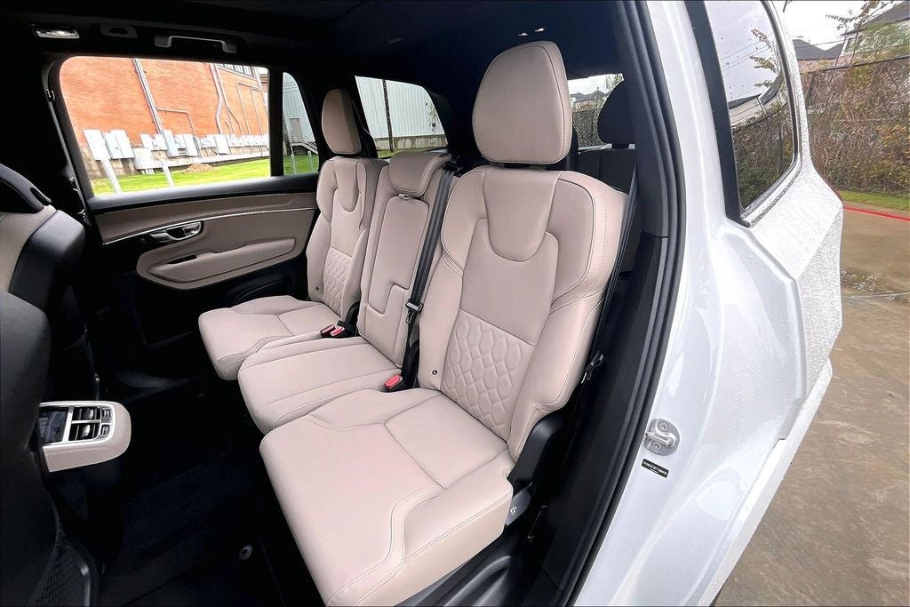 2026 Volvo XC90 B6 Core