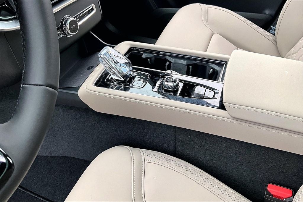 2026 Volvo XC90 B6 Core