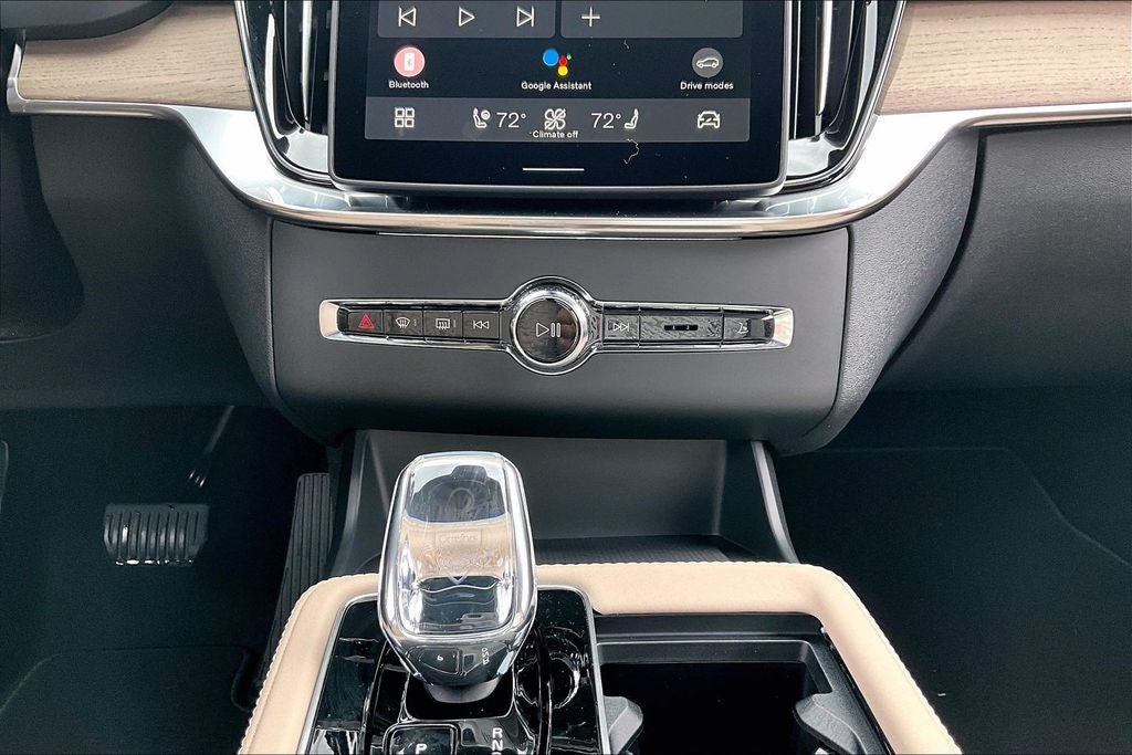 2026 Volvo XC90 B6 Core