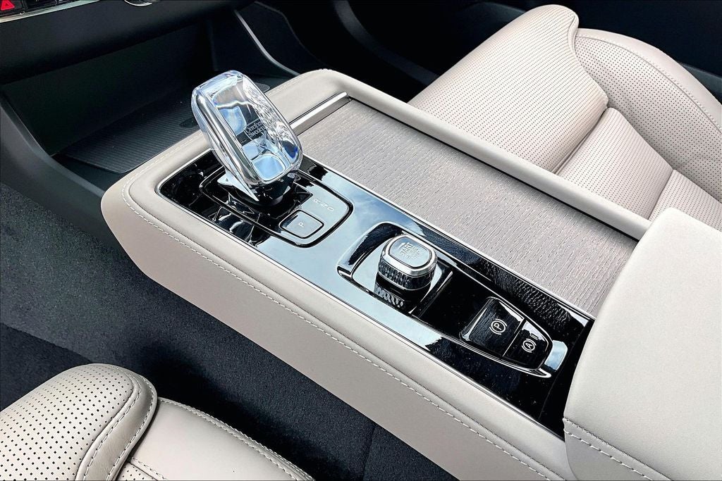 2026 Volvo XC90 B6 Ultra