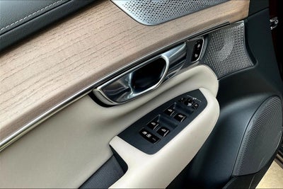 2026 Volvo XC90 B6 Ultra