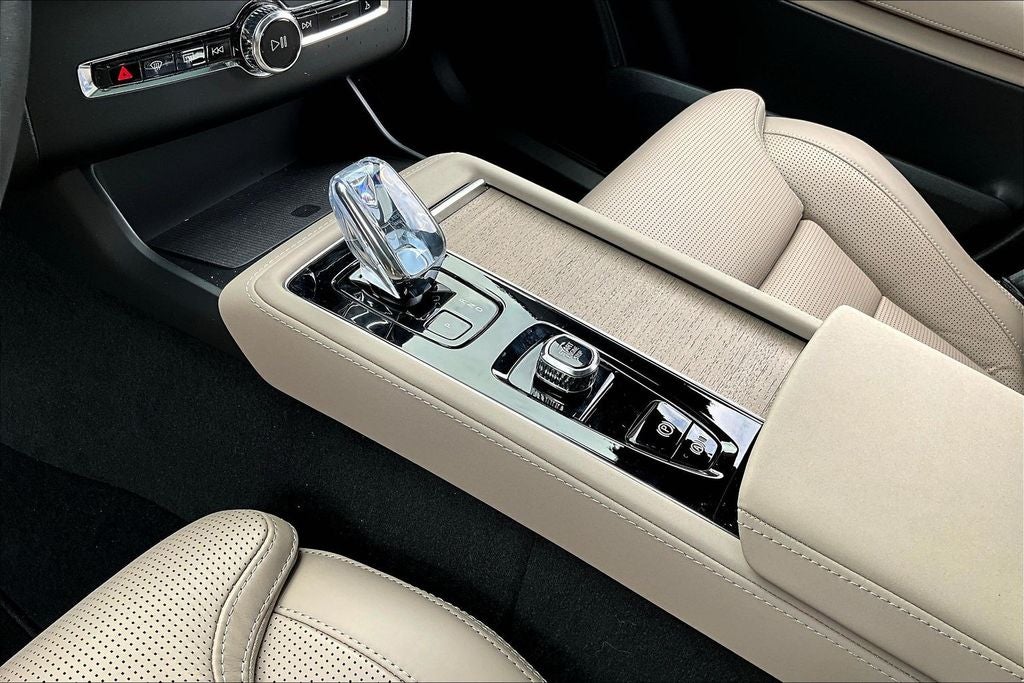 2026 Volvo XC90 B6 Ultra