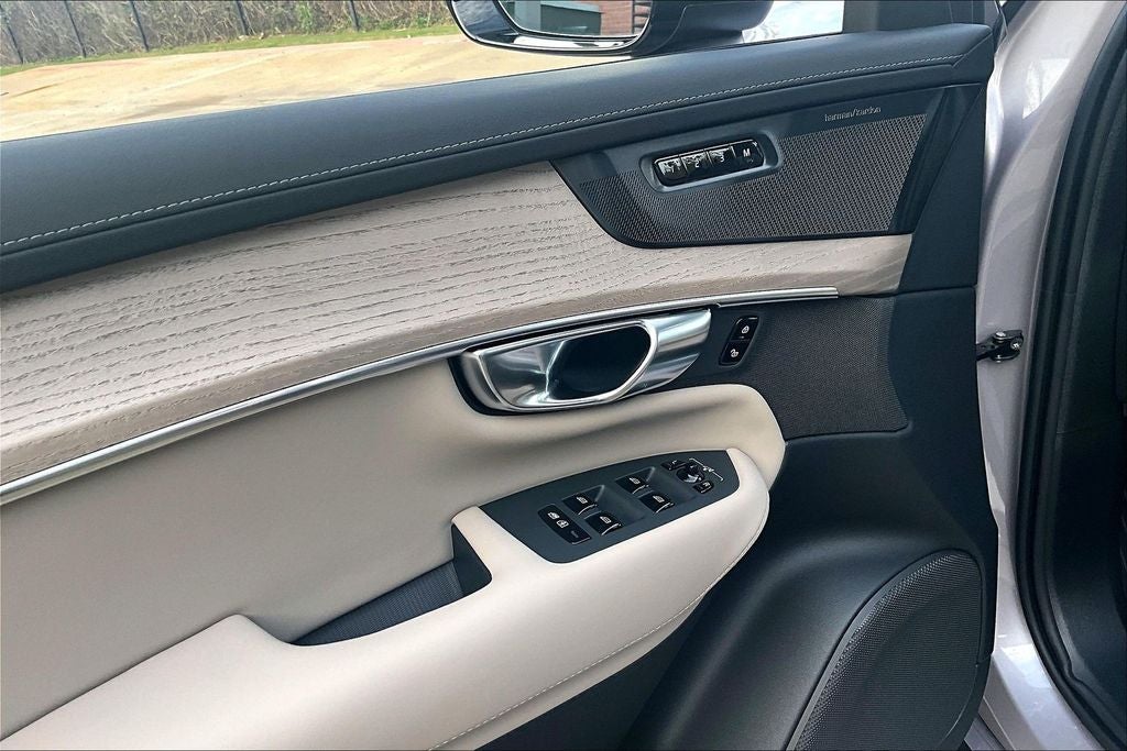 2026 Volvo XC90 B6 Ultra