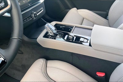 2026 Volvo XC90 B6 Ultra