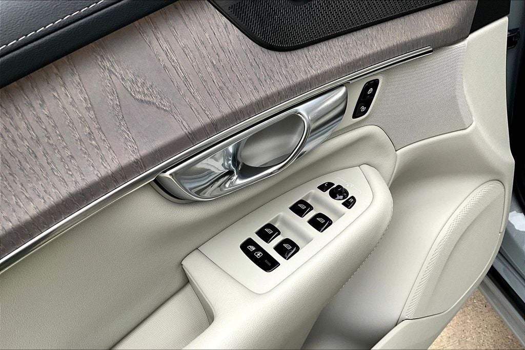 2026 Volvo XC90 B6 Ultra