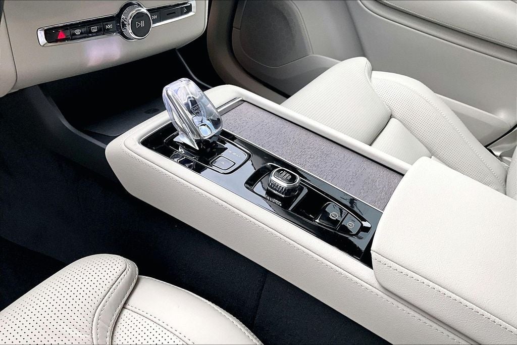 2026 Volvo XC90 B6 Ultra