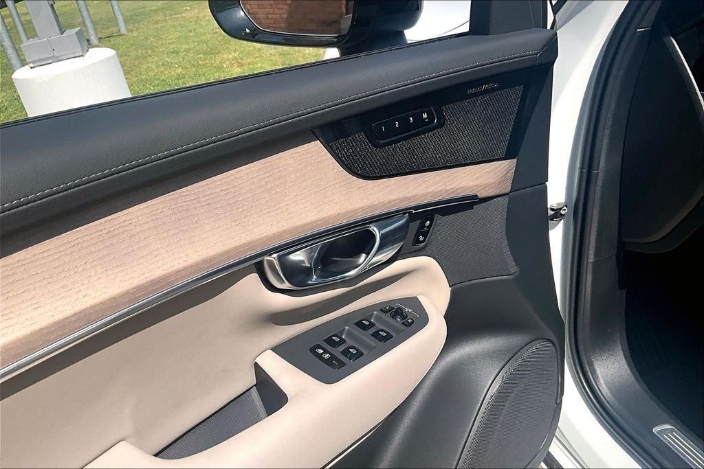 2027 Volvo XC90 B6 Ultra