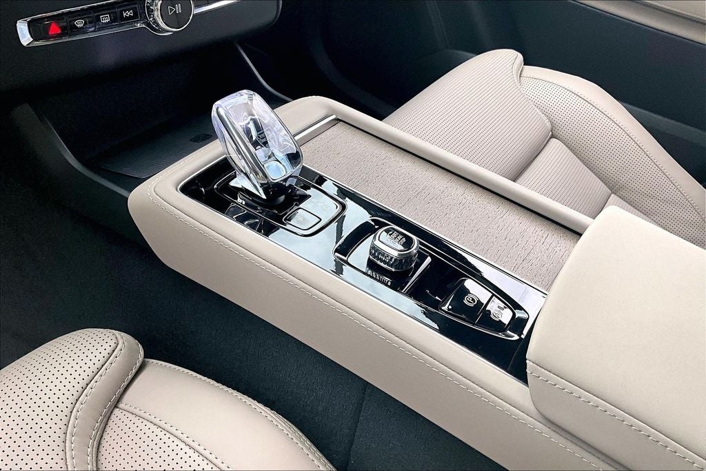 2026 Volvo XC90 B6 Ultra