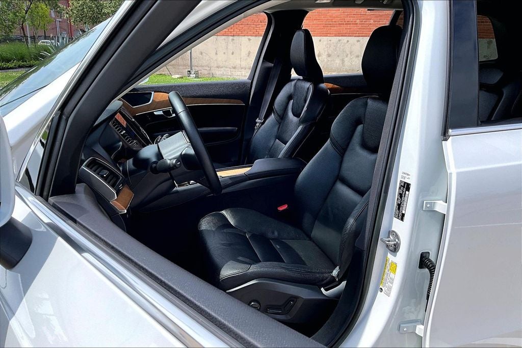 2023 Volvo XC90 B6 Core