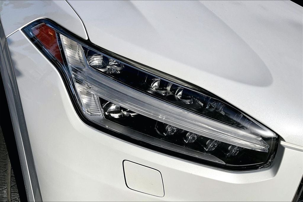 2023 Volvo XC90 B6 Core