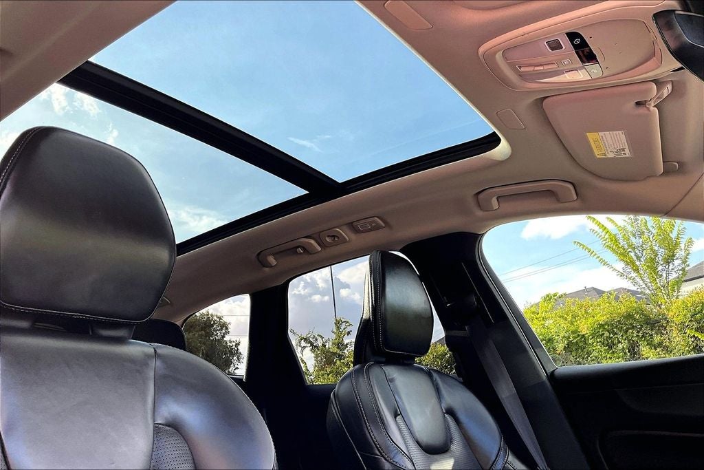 2023 Volvo XC60 B6 Ultimate Bright Theme