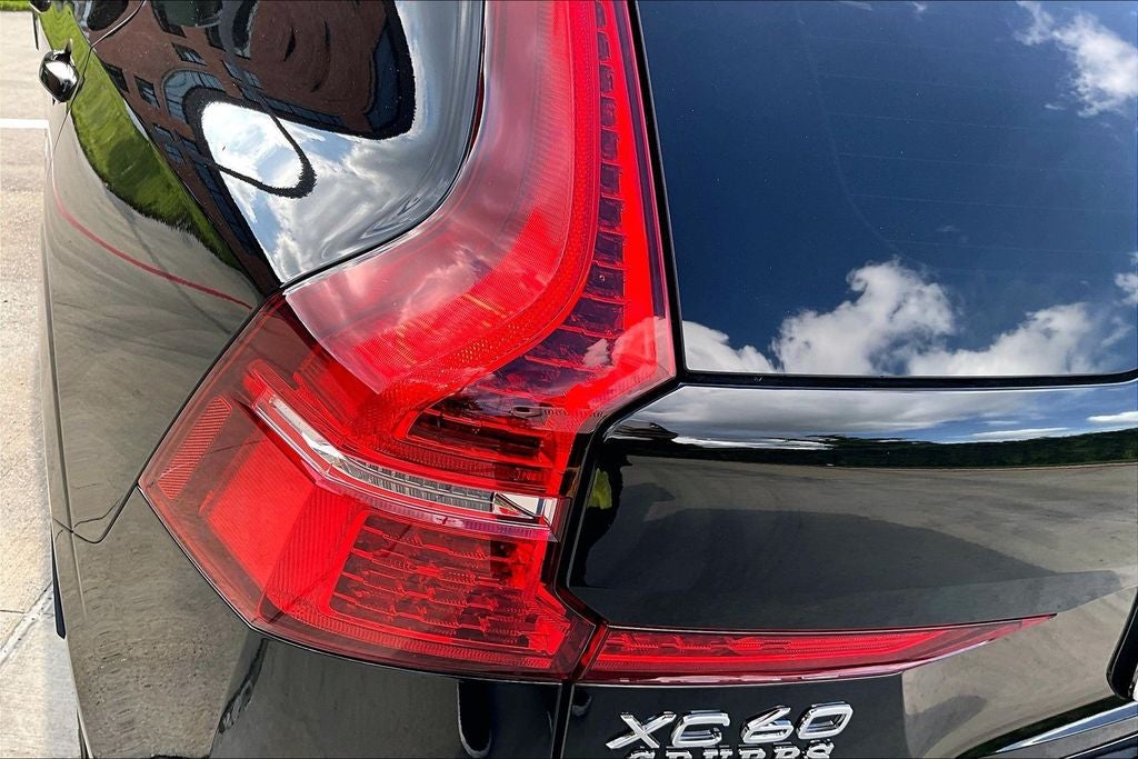 2023 Volvo XC60 B6 Ultimate Bright Theme