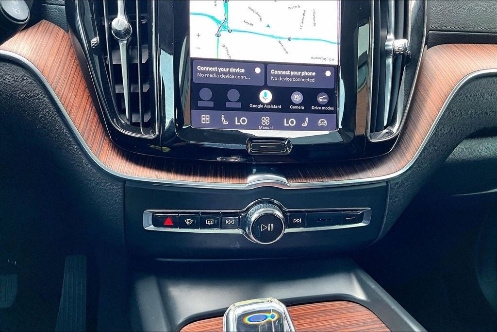 2023 Volvo XC60 B6 Ultimate Bright Theme