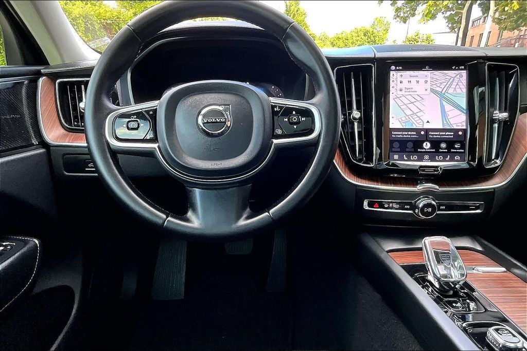 2023 Volvo XC60 B6 Ultimate Bright Theme