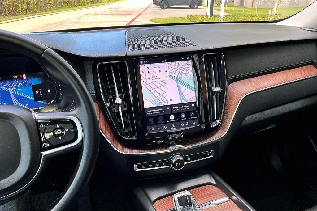 2023 Volvo XC60 B6 Ultimate Bright Theme