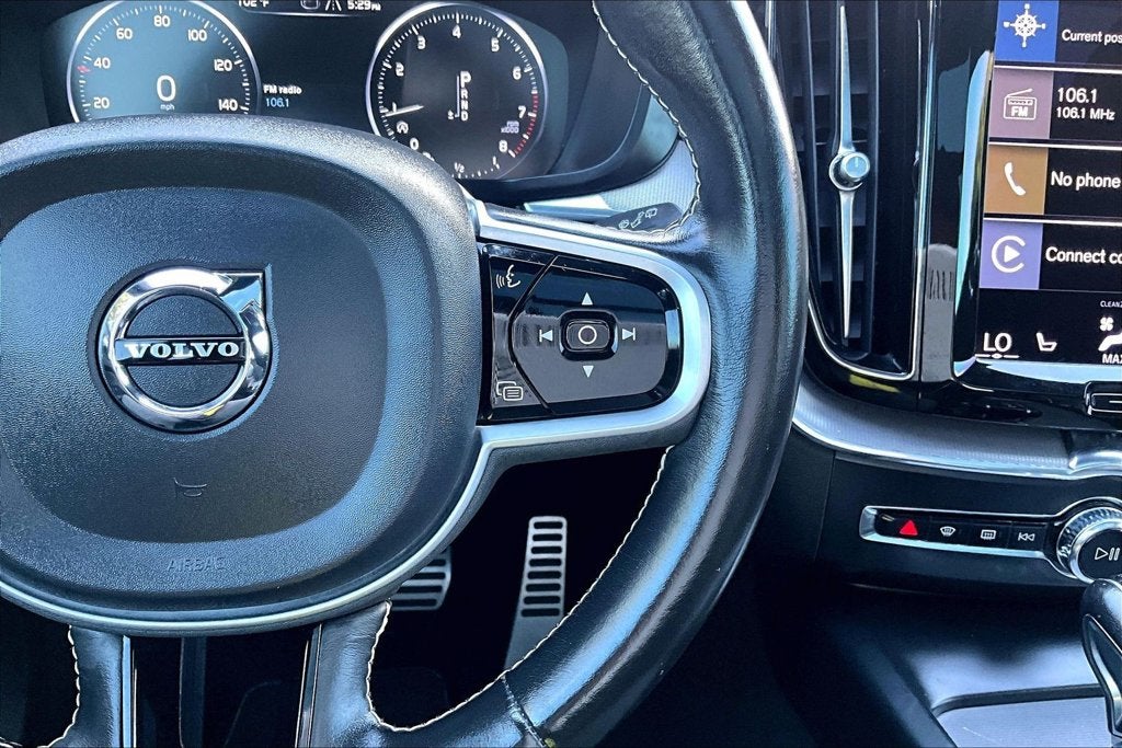 2021 Volvo XC60 T5 R-Design