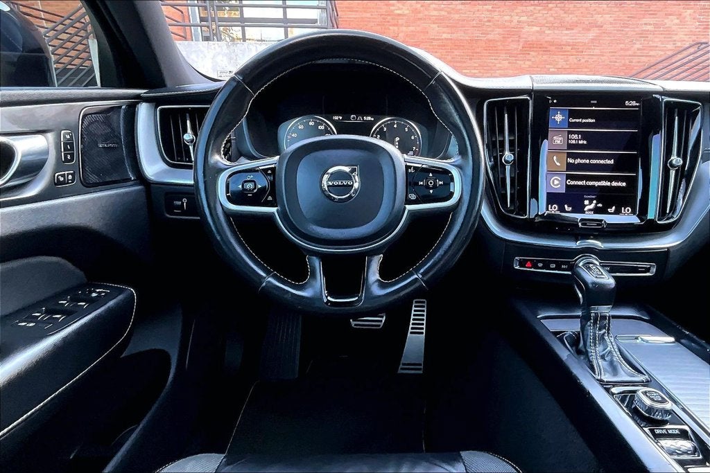 2021 Volvo XC60 T5 R-Design